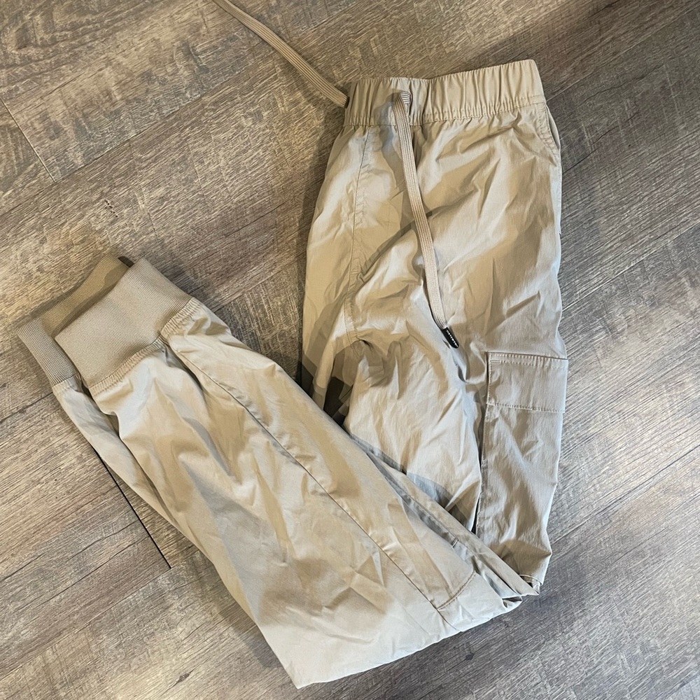 Men’s small - tan cargo pants from H&M
